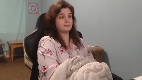 Snapshot of treejeanne chatting on 03.07.25 TreeJeanne online show from 03.07.25