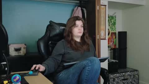 Snapshot of treejeanne chatting on 09.08.25 TreeJeanne online show from 09.08.25