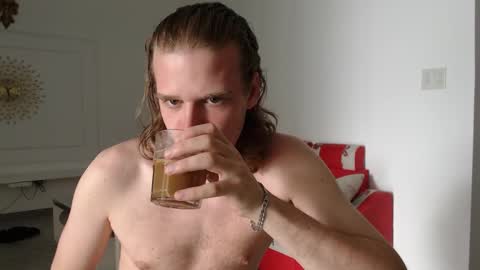 Snapshot of treezyny chatting on 12.03.24 Sarah And Jon online show from 12.03.24