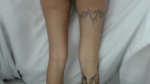 Snapshot of treezyny chatting on 12.31.24 Sarah And Jon online show from 12.31.24