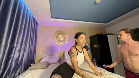 Snapshot of treezyny chatting on 02.01.25 Sarah And Jon online show from 02.01.25