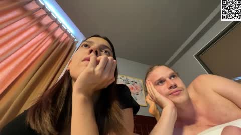 Snapshot of treezyny chatting on 02.27.25 Sarah And Jon online show from 02.27.25