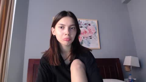 Snapshot of treezyny chatting on 03.02.25 Sarah And Jon online show from 03.02.25