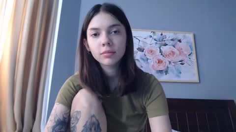 Snapshot of treezyny chatting on 03.06.25 Sarah And Jon online show from 03.06.25