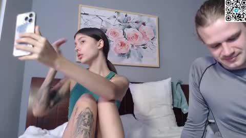 Snapshot of treezyny chatting on 03.08.25 Sarah And Jon online show from 03.08.25