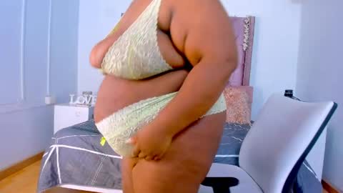 Treisy Vixen big ass online show from 05.11.26