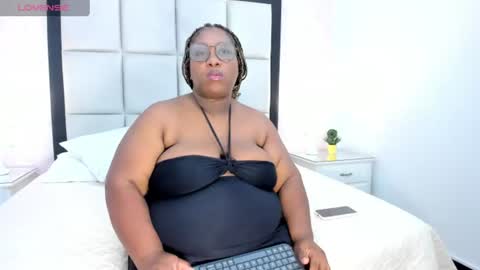 Treisy Vixen big ass online show from 06.22.26