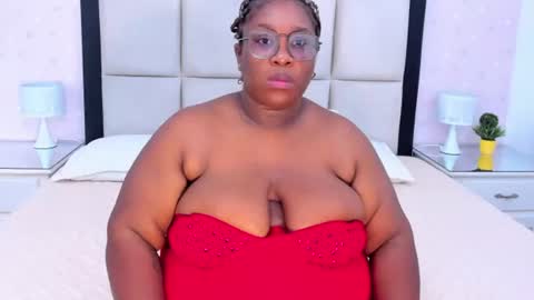 Treisy Vixen big ass online show from 06.25.26
