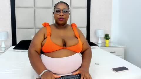 Treisy Vixen big ass online show from 07.12.26