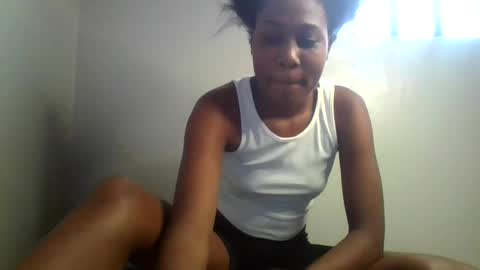 Snapshot of tresyamber chatting on 08.02.26 tresyamber online show from 08.02.26
