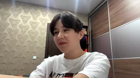 Chrissy online show from 08.06.26
