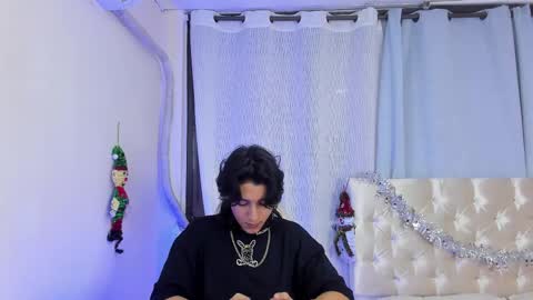 Snapshot of trevor_belmon chatting on 11.26.25 Trevor Belmon online show from 11.26.25