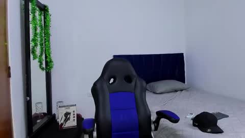 Snapshot of trevor_belmon chatting on 11.30.25 Trevor Belmon online show from 11.30.25