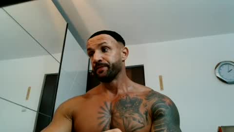 Snapshot of tridentmuscles chatting on 06.17.26 tridentmuscles online show from 06.17.26