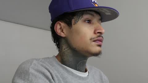 - trieone online show from 01.04.25