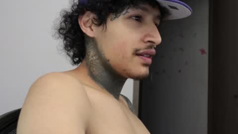 Snapshot of trieone chatting on 02.11.26 - trieone online show from 02.11.26