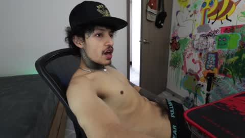 Snapshot of trieone chatting on 02.26.26 - trieone online show from 02.26.26