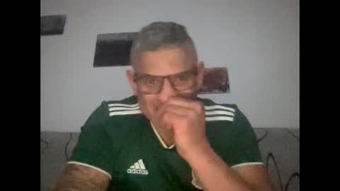 Snapshot of trip2nite3000 chatting on 02.02.25 Ramiro online show from 02.02.25