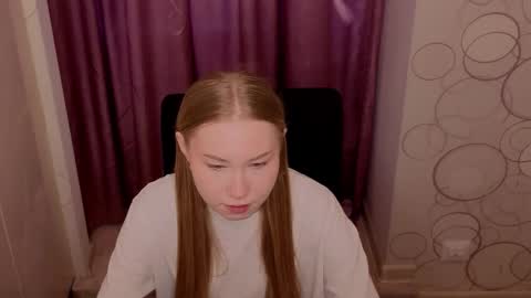 Snapshot of tristaaluarez chatting on 02.11.26 Lana online show from 02.11.26