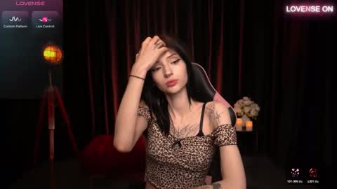 Snapshot of trix_void chatting on 10.27.25 trix_void online show from 10.27.25