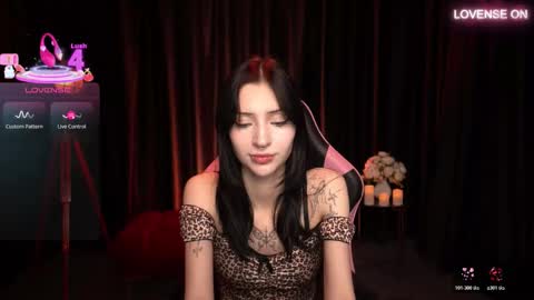 Snapshot of trix_void chatting on 11.13.25 trix_void online show from 11.13.25