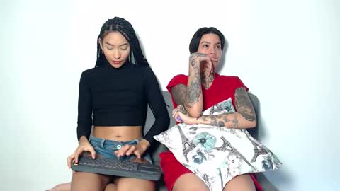 trixiandsuki online show from 11.13.25