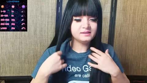 Snapshot of trixiedoescamcam chatting on 12.18.24 trixiedoescamcam online show from 12.18.24