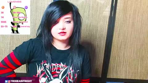 Snapshot of trixiedoescamcam chatting on 09.30.25 trixiedoescamcam online show from 09.30.25