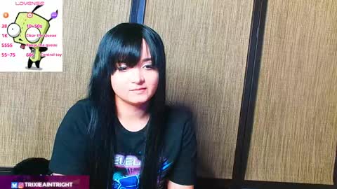 Snapshot of trixiedoescamcam chatting on 10.07.25 trixiedoescamcam online show from 10.07.25