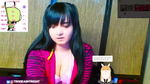 Snapshot of trixiedoescamcam chatting on 10.20.25 trixiedoescamcam online show from 10.20.25