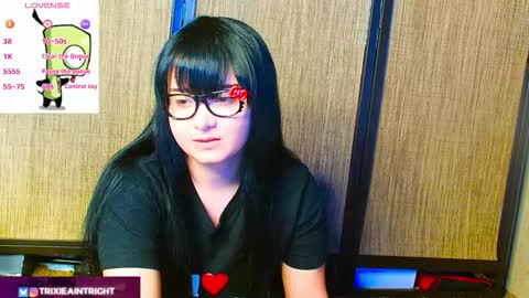 Snapshot of trixiedoescamcam chatting on 10.22.25 trixiedoescamcam online show from 10.22.25