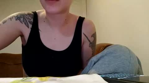 Snapshot of trixiepage23 chatting on 04.04.26 Trixie Page online show from 04.04.26