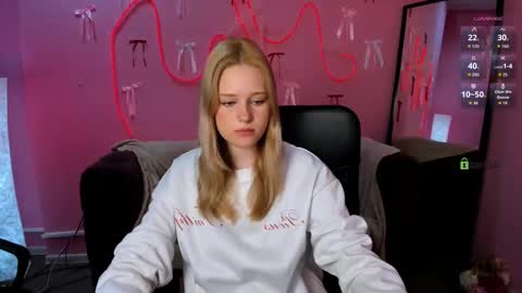 Snapshot of trixy_melison chatting on 03.17.26 Trixy online show from 03.17.26