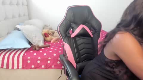 Snapshot of trizzytariaa chatting on 03.01.25 Taria online show from 03.01.25