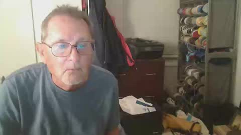 Snapshot of troffer1020 chatting on 04.01.26 Troffer online show from 04.01.26