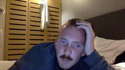 Hotel Boredom online show from 08.02.26
