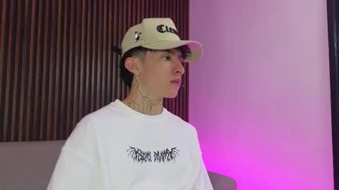 Troy online show from 09.10.25