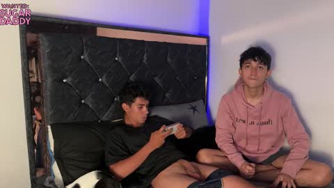 Snapshot of troye_lex chatting on 10.01.25 troye_lex online show from 10.01.25