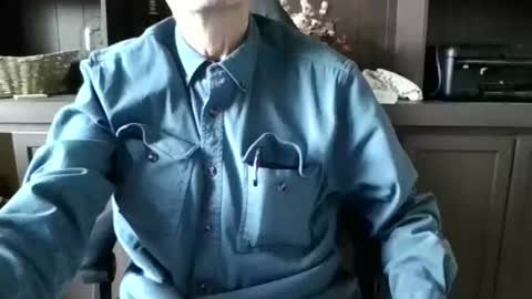 Snapshot of trucker11 chatting on 11.21.25 chuck trucker- skp online show from 11.21.25