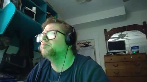 Snapshot of true_manofworth chatting on 01.09.25 HandicappedLaugher online show from 01.09.25