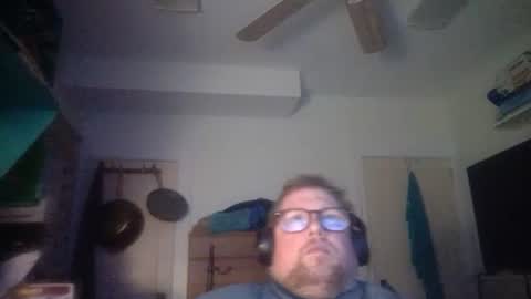 Snapshot of true_manofworth chatting on 10.18.25 HandicappedLaugher online show from 10.18.25