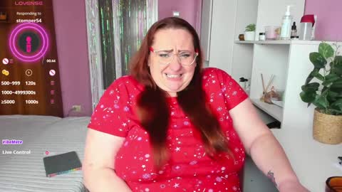 Snapshot of truly_goddess chatting on 02.05.25 Adelle online show from 02.05.25