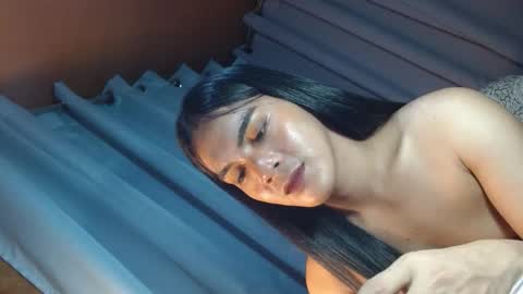 Snapshot of ts_afamhunterxx chatting on 11.11.25 Goddess Mira online show from 11.11.25