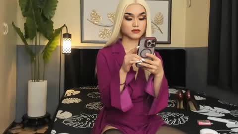 Saskia online show from 01.07.25