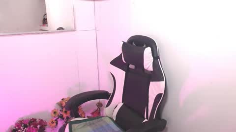 Snapshot of ts_lovelicious chatting on 11.11.25 ts_lovelicious online show from 11.11.25