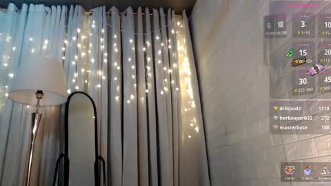 Snapshot of ts_pinayfoxxy18 chatting on 12.16.24 kenzie online show from 12.16.24