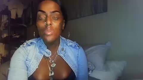 Snapshot of tsamberwhite007 chatting on 11.15.25 Amber White online show from 11.15.25