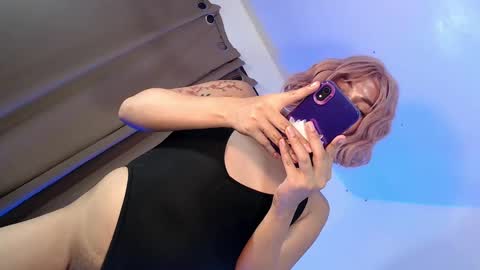 Snapshot of tsgirl_julian69 chatting on 02.24.25 Julian online show from 02.24.25