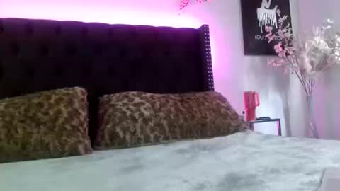 Snapshot of tskendallvuittonxo chatting on 10.09.25 TsKendallVuittonxo online show from 10.09.25