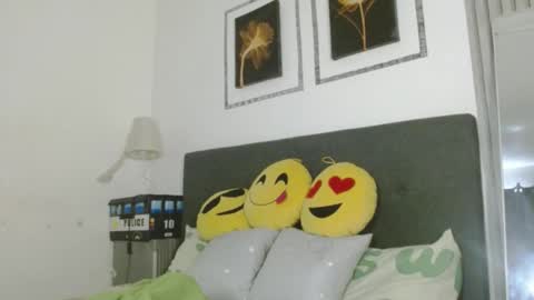 Bella Ratbu online show from 01.22.25